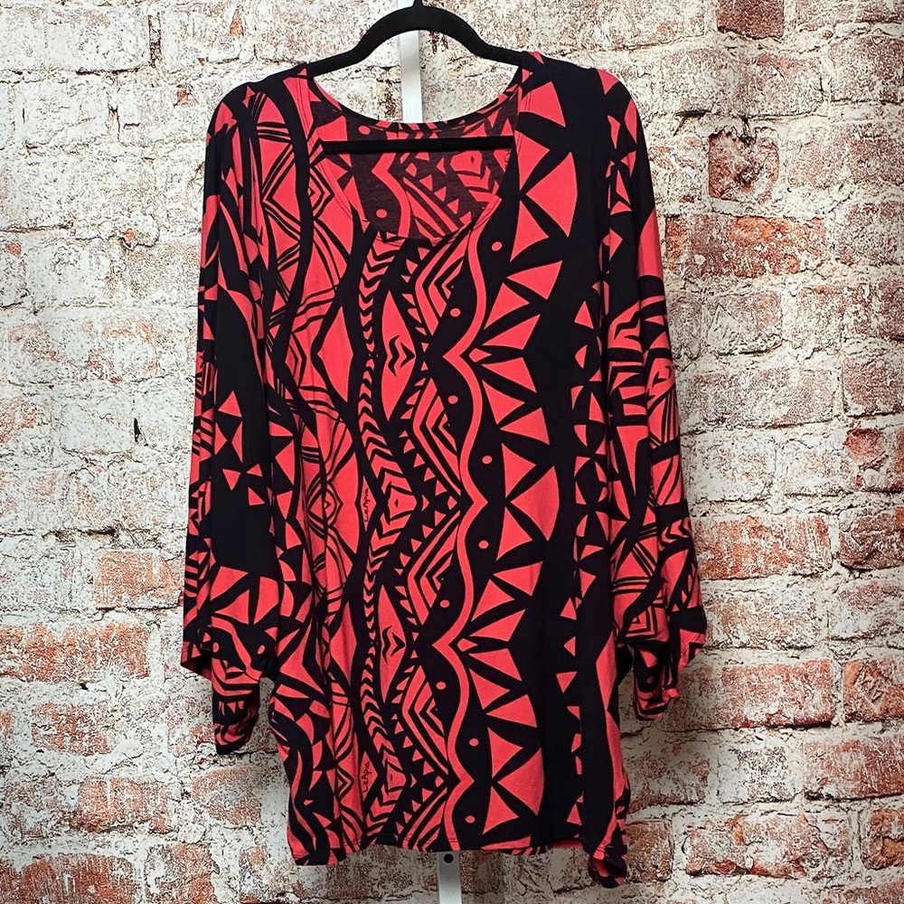 Missing Polynesia Womenʻs Plus Size Tribal Patterned Drop Shoulder Blouse Size 2